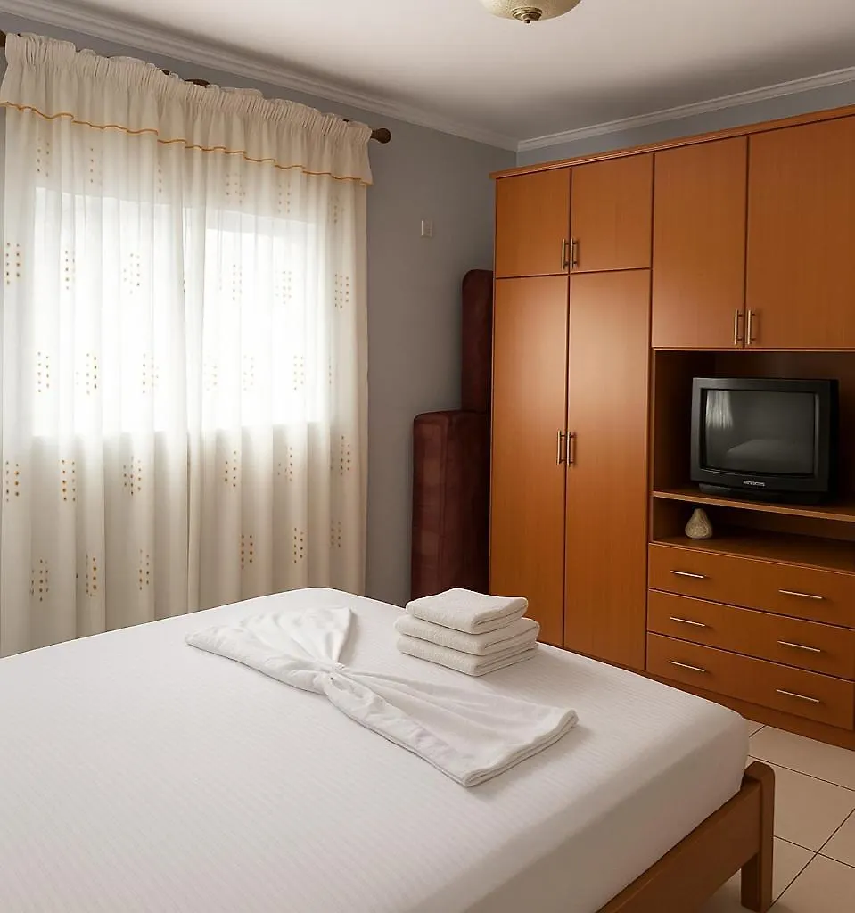 Vlorë Eni Apartments 5 0*,